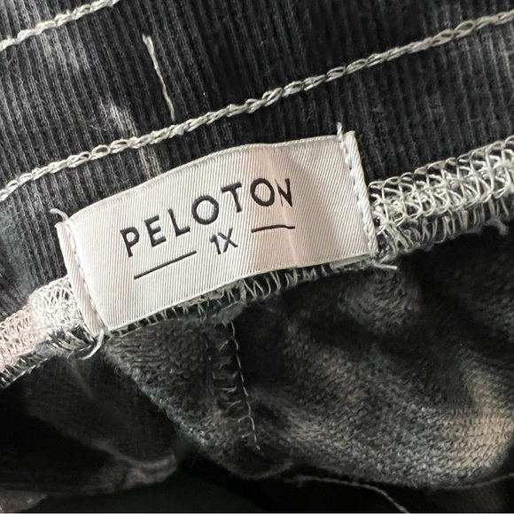 Peloton tie dye black and white joggers 1x - Picture 5 of 7